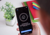 Bé gái 9 tuổi cứu sống cả gia đình nhờ mở khóa iPhone bằng khuôn mặt của người bố đã bất tỉnh