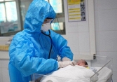 Trẻ dưới 12 tháng tuổi mắc COVID-19 có nguy cơ cao diễn tiến nặng