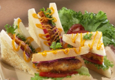Món ngon mỗi ngày: Sandwich kẹp chả tôm
