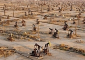Giá dầu phục hồi, chờ quyết định từ OPEC+