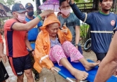 Siêu bão RAI vào Philippines gây mất điện, hơn 30.000 người phải sơ tán