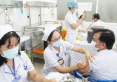 Hoàn thành tiêm mũi 3 vaccine COVID-19 cho người trên 18 tuổi trong quý I/2022