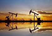 Giá dầu đảo chiều tăng mạnh, dầu Brent lên mốc 79 USD/thùng