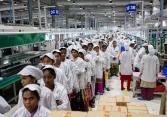 Apple 'bật đèn vàng' với nhà máy lắp ráp iPhone của Foxconn tại Ấn Độ