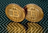 Bitcoin giao dịch quanh vùng 42.000 USD