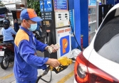 Giá xăng sẽ tiếp tục tăng vào ngày mai?
