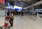 Sân bay Nội Bài vắng lạ thường ngày giáp Tết Nguyên đán