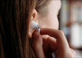 Ngoài Face ID và Touch ID, người dùng trong tương lai có thể mở khóa iPhone bằng Ear ID