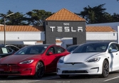 Tesla triệu hồi 817.000 xe do lỗi cảnh báo thắt dây an toàn