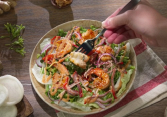 Món ngon mỗi ngày: Salad hoa lý tôm xá xíu

