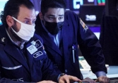 Dow Jones đi xuống khi Phố Wall đánh giá căng thẳng gia tăng giữa Nga và Ukraina