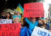 Người biểu tình khắp thế giới ủng hộ Ukraina