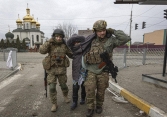 Bên trong chiến sự Ukraina: Hy vọng le lói giữa xác người