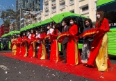 Khai trương tuyến xe buýt điện đầu tiên tại TP.HCM