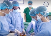 Lần đầu tiên Việt Nam đưa công nghệ thực tế ảo vào thay khớp nhân tạo