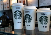 Starbucks ngừng chương trình mua lại cổ phiếu khi huyền thoại Howard Schultz trở lại