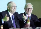 Bitcoin 'ngu ngốc và xấu xa', phó chủ tịch Berkshire Hathaway Munger nói