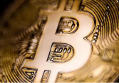Bitcoin mất mốc 33.000 USD xuống mức thấp nhất kể từ tháng 7/2021 sau khi cổ phiếu bị bán tháo