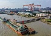 Giá dầu châu Á giảm sau khi tăng mạnh trong phiên trước vì lệnh trừng phạt của Nga