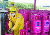 Giá gas tháng 6 bất ngờ giảm mạnh