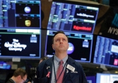 Thị trường chứng khoán thế giới kết thúc một tuần giao dịch đầy biến động