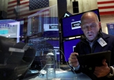 Chứng khoán thế giới giảm do giới đầu tư lo ngại suy thoái kinh tế