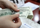 Giá USD hôm nay 25/6: Nhích nhẹ