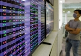 VN-Index vượt mốc 1.200 điểm