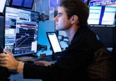 Chứng khoán thế giới giảm nhẹ trước mùa thu nhập