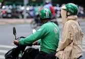 Grab thu 'phụ phí nắng nóng' chỉ là hình thức tăng cước trá hình?