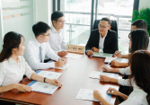 Lý do doanh nghiệp cần thuê một luật sư tư vấn riêng