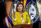Trung Quốc cảnh báo: Máy bay hộ tống bà Pelosi có thể bị bắn hạ