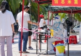 Trung Quốc bất ngờ phong tỏa thành phố du lịch khiến gần 80 ngàn du khách bị mắc kẹt