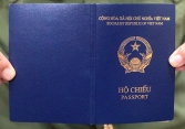 Bộ Công an sẽ ghi bị chú 'nơi sinh' vào hộ chiếu mới