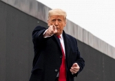 Điều gì xảy ra tiếp theo với Donald Trump, sau khi bị FBI khám xét nhà riêng?