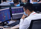 Chứng khoán hôm nay 10/8: Nhóm ngân hàng 'kìm chân' thị trường
