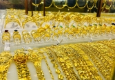 Giá vàng hôm nay 13/8: Chạm mốc 1.800 USD/ounce