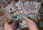 Giá USD hôm nay 23/8: Euro giảm, USD tiếp tục tăng cao