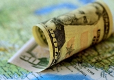 Giá USD hôm nay 29/8: Vẫn duy trì ở mức cao
