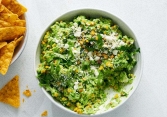 Món ngon mỗi ngày: Guacamole bơ trộn ngô nướng