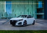 Nissan công bố giá bán Altima 2023