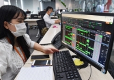 Cổ phiếu đua nhau giảm sàn, VN-Index mất hơn 38 điểm trong phiên cuối tuần