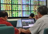 Cổ phiếu ngân hàng 'dậy sóng', VN-Index bật tăng