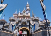 Disney cắt giảm chi phí, khả năng sa thải nhân viên, ‘đóng băng’ tuyển dụng