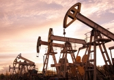 Giá xăng dầu ngày 15/11: Dầu Brent giảm do nhu cầu yếu