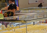 Giá vàng thế giới suy yếu