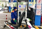 Vì sao Bộ Công Thương đề xuất thay đổi cách tính giá xăng, dầu bán lẻ?