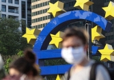 Giá khí đốt giảm, lạm phát dịu bớt có giúp khu vực đồng euro thoát khỏi suy thoái?
