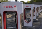 Tesla cho biết lợi nhuận trong quý IV tăng gần 60%

