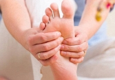Đừng bỏ qua những dấu hiệu bất thường cảnh báo bệnh ở bàn chân